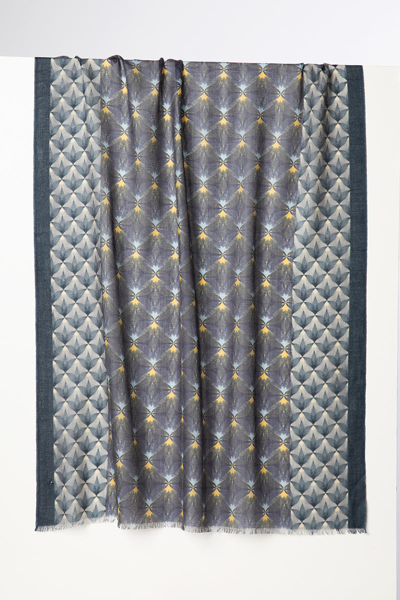 MODERN GEO PRINT SCARF