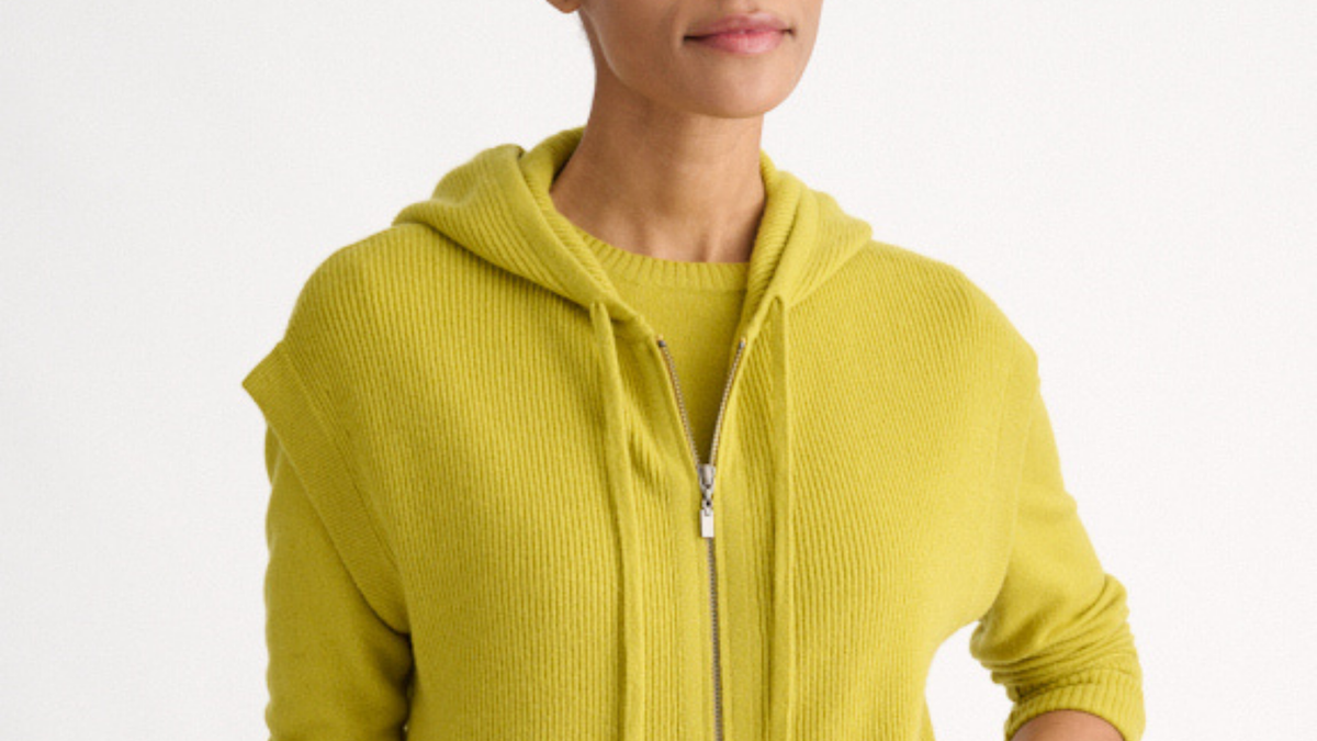 Sweatshirts & Hoodies