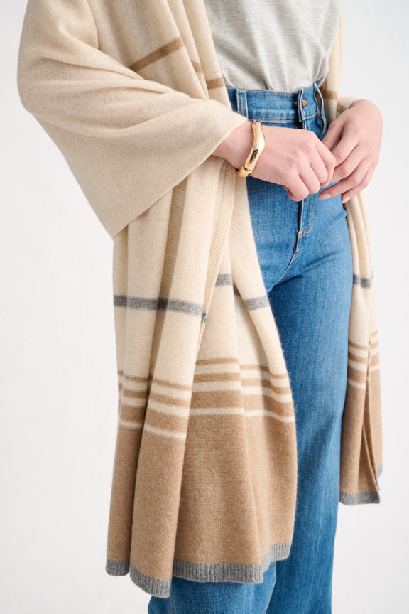 Colorblock Travel Wrap