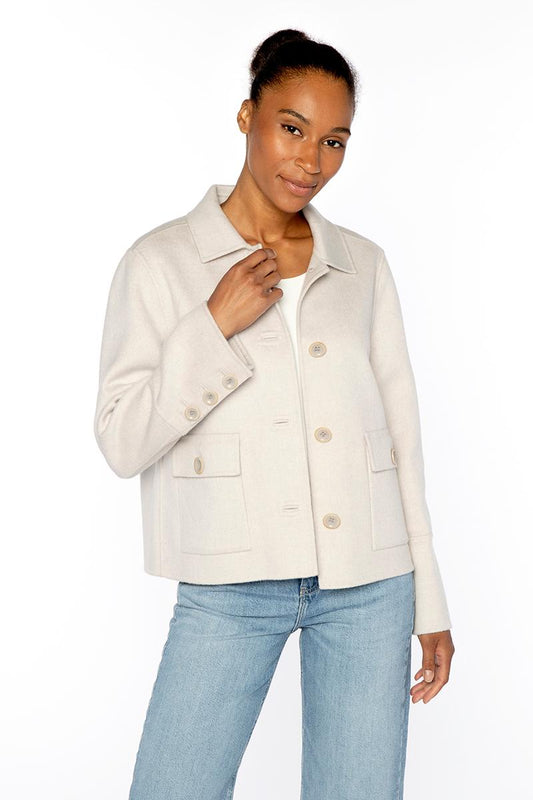 PLEAT BACK SHORT COAT